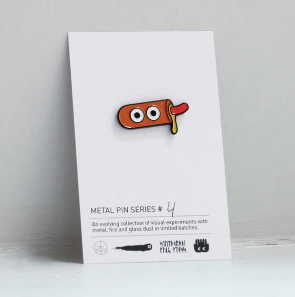 PIN’S ÉMAILLÉ EN METAL FRENCH HOTDOG – STUDIO ARHOJ – Image 2